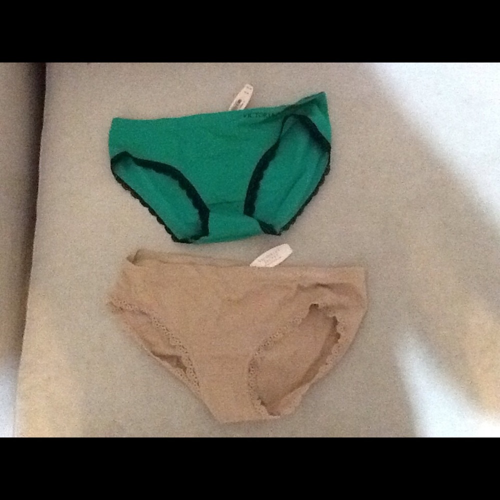 2 NWT Victoria's Secret Panties Size Medium